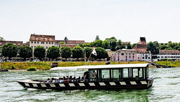 Personenfähre über den Rhein in Basel