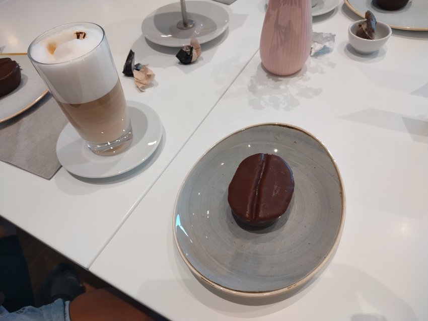 Dessert mit Kaffee