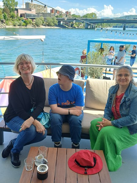 Schleusenfahrt auf dem Rhein